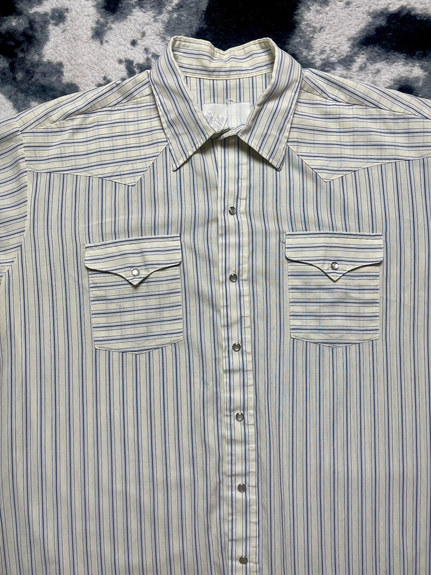 White & Blue Striped Short Sleeve Pearl Snap (XL)